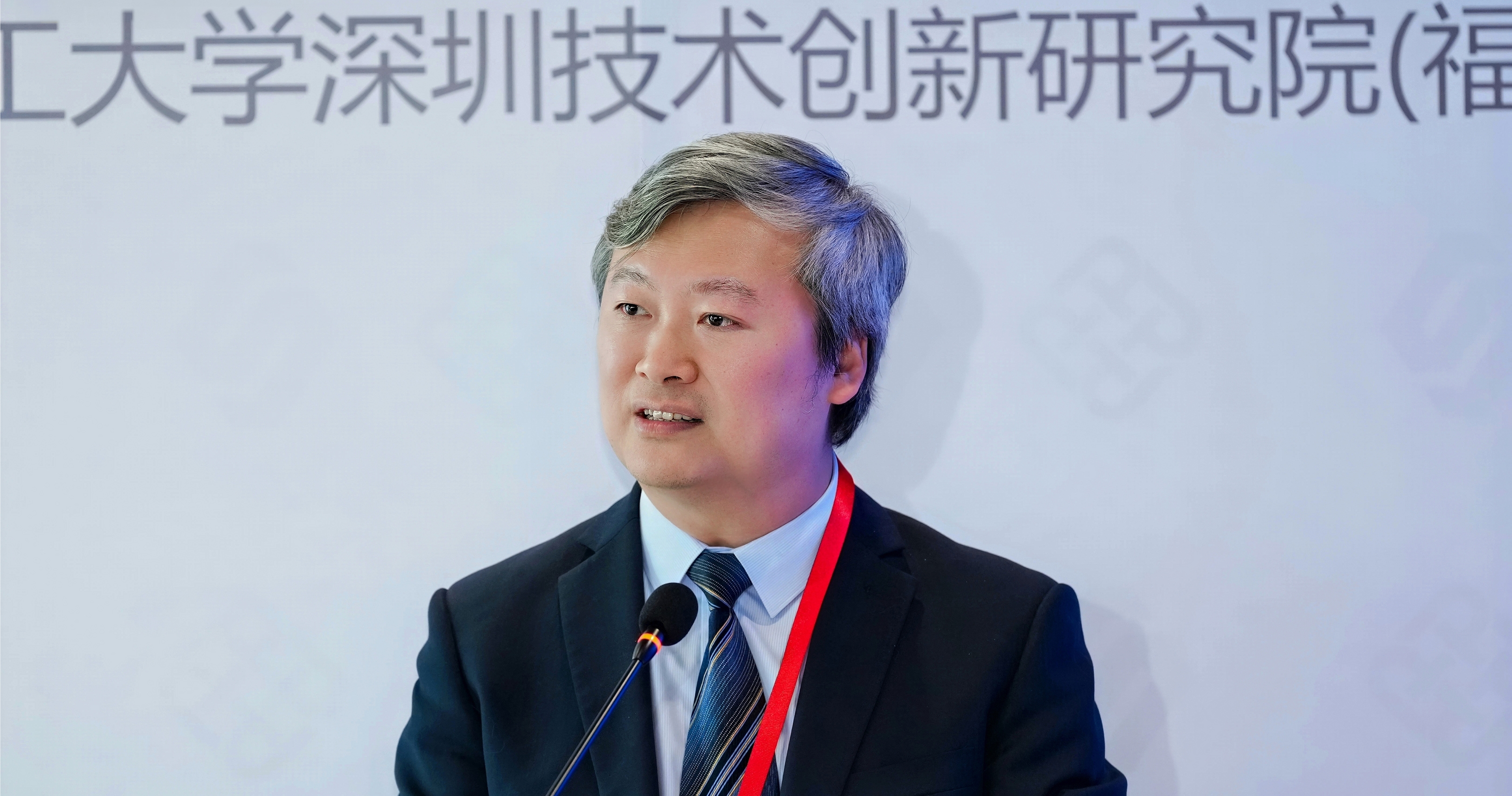 Mr Zhong Hai stated that the team had already launched theoretical research projects in spatial intelligence and reliability data analysis. He looked forward to seeing these achievements fully applied in future scenarios such as the construction of the smart Hetao Park, the virtual park’s digital twins, smart unmanned driving and cross-border low-altitude transport.